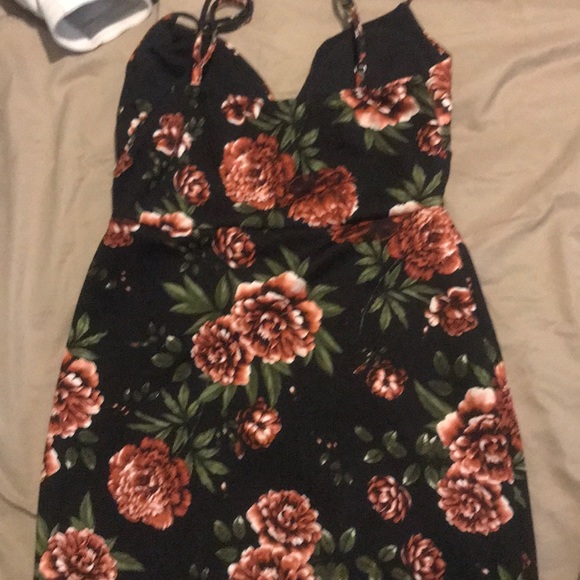 Dress - Picture 4 of 4